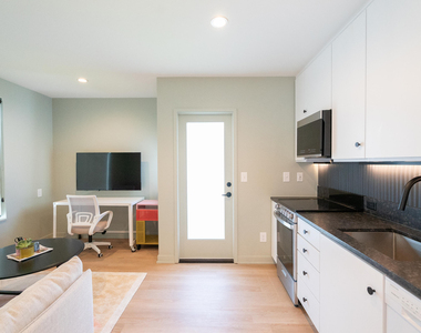 901 E Edenton Street - Photo Thumbnail 16