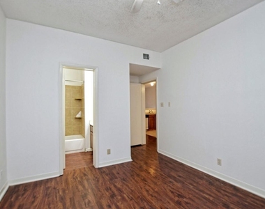 2216 San Gabriel St - Photo Thumbnail 6