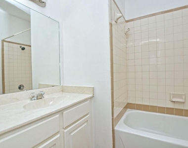 2216 San Gabriel St - Photo Thumbnail 11