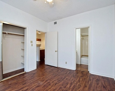 2216 San Gabriel St - Photo Thumbnail 10