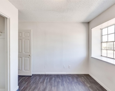 2215 Mission Hill Cir - Photo Thumbnail 16
