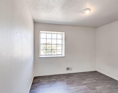 2215 Mission Hill Cir - Photo Thumbnail 14