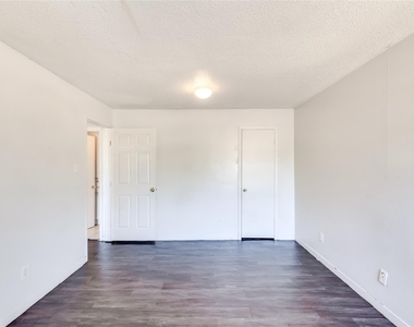 2215 Mission Hill Cir - Photo Thumbnail 11