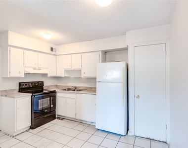 2215 Mission Hill Cir - Photo Thumbnail 1