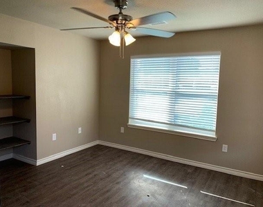 1753 E Henderson Rd - Photo Thumbnail 3