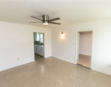 21043 Bersell Avenue - Photo Thumbnail 5