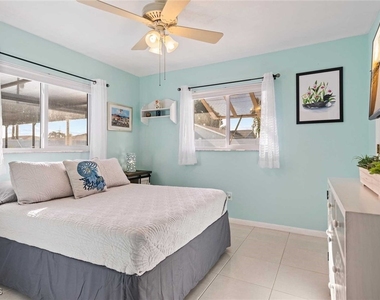1426 Se 34th Terrace - Photo Thumbnail 14