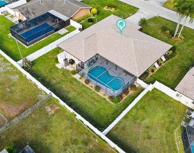 1426 Se 34th Terrace - Photo Thumbnail 3