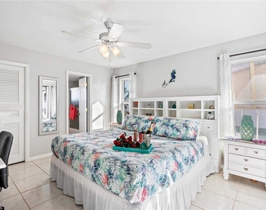 1426 Se 34th Terrace - Photo Thumbnail 11