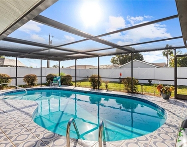 1426 Se 34th Terrace - Photo Thumbnail 1