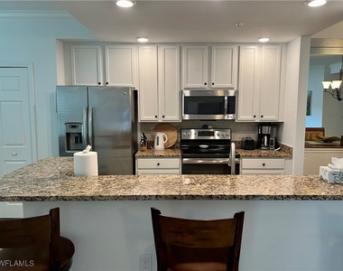 9518 Avellino Way - Photo Thumbnail 18