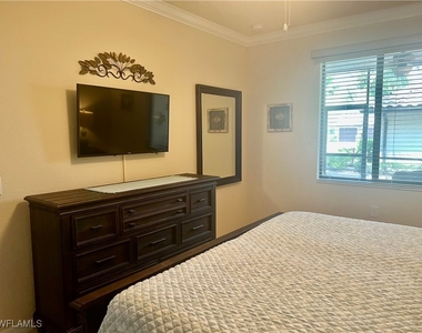9518 Avellino Way - Photo Thumbnail 22