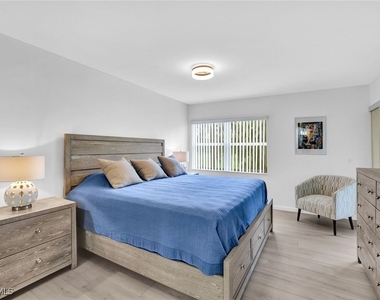 1055 Forest Lakes Drive - Photo Thumbnail 8