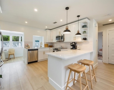 4523 Fluvia Avenue - Photo Thumbnail 3