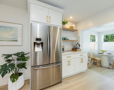 4523 Fluvia Avenue - Photo Thumbnail 5