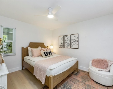 4523 Fluvia Avenue - Photo Thumbnail 14