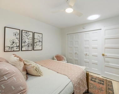 4523 Fluvia Avenue - Photo Thumbnail 15