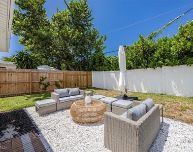 4523 Fluvia Avenue - Photo Thumbnail 16