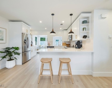 4523 Fluvia Avenue - Photo Thumbnail 6