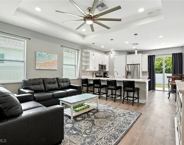 10140 Carolina Street - Photo Thumbnail 6
