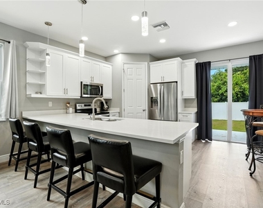 10140 Carolina Street - Photo Thumbnail 11
