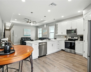10140 Carolina Street - Photo Thumbnail 10