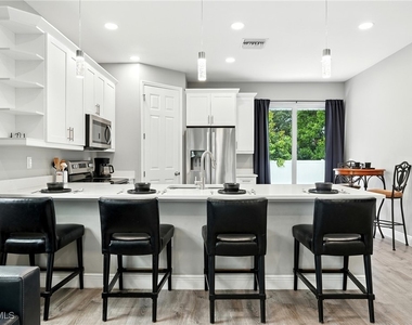 10140 Carolina Street - Photo Thumbnail 8
