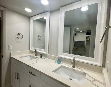 10951 Gulf Shore Drive - Photo Thumbnail 11