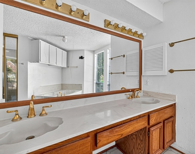 1535 Beaconshire Road - Photo Thumbnail 6
