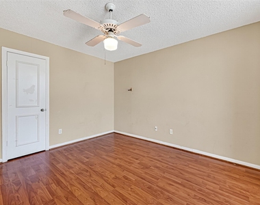 1535 Beaconshire Road - Photo Thumbnail 11