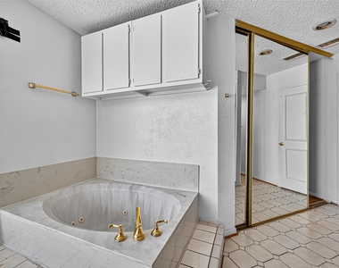 1535 Beaconshire Road - Photo Thumbnail 5