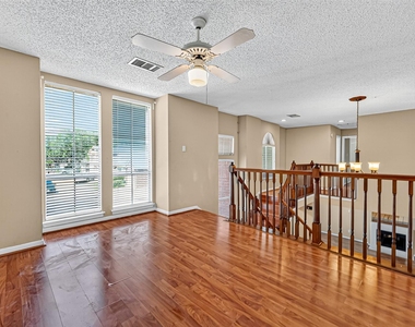 1535 Beaconshire Road - Photo Thumbnail 12