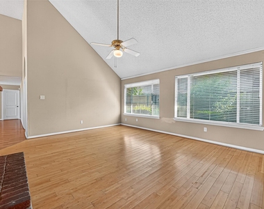1535 Beaconshire Road - Photo Thumbnail 45