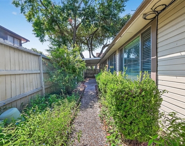 1535 Beaconshire Road - Photo Thumbnail 20
