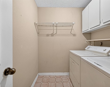 1535 Beaconshire Road - Photo Thumbnail 9
