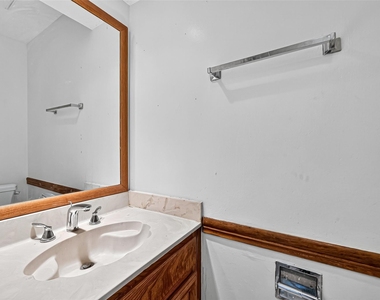 1535 Beaconshire Road - Photo Thumbnail 8