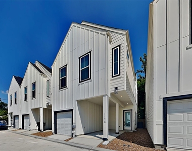 9902 Clark Road — Listing History and Nearby Rentals