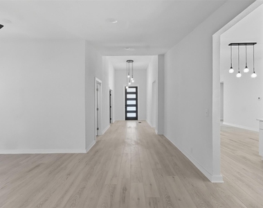 605 N Main Street - Photo Thumbnail 15