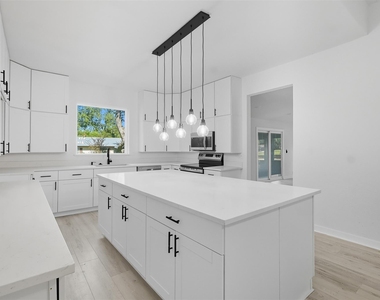 605 N Main Street - Photo Thumbnail 12