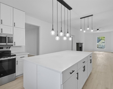 605 N Main Street - Photo Thumbnail 14