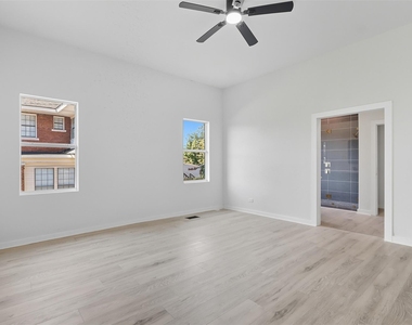 605 N Main Street - Photo Thumbnail 7