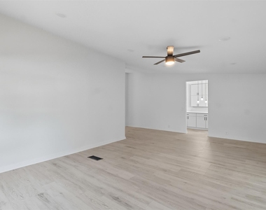 605 N Main Street - Photo Thumbnail 17