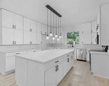 605 N Main Street - Photo Thumbnail 11