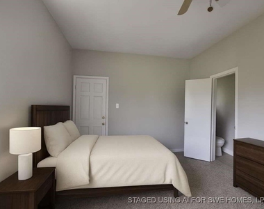 1824 Magnolia Street - Photo Thumbnail 6