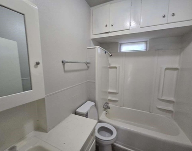 1824 Magnolia Street - Photo Thumbnail 11