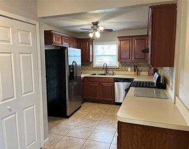 4000 Winfield Avenue - Photo Thumbnail 14