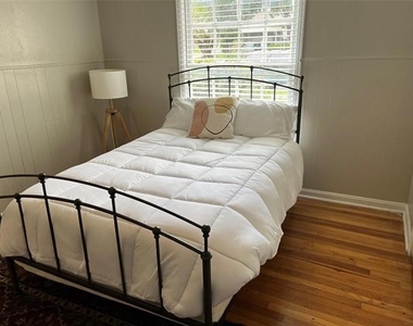 4000 Winfield Avenue - Photo Thumbnail 16