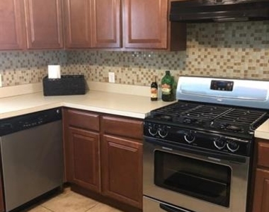 4000 Winfield Avenue - Photo Thumbnail 13