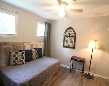 4000 Winfield Avenue - Photo Thumbnail 25