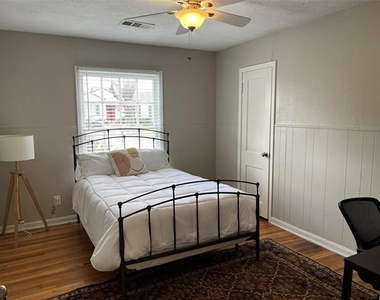 4000 Winfield Avenue - Photo Thumbnail 15